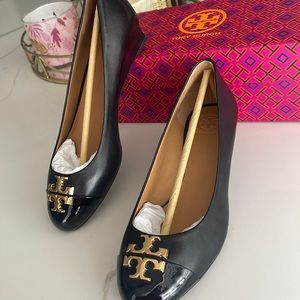 Tory Burch
Everly Leather
Wedge Pump